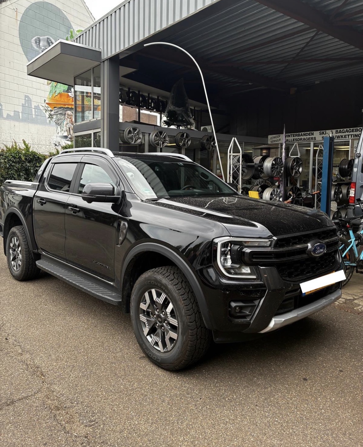 Ford Ranger Wildtrak — complete wasbeurt — Voor de detailing