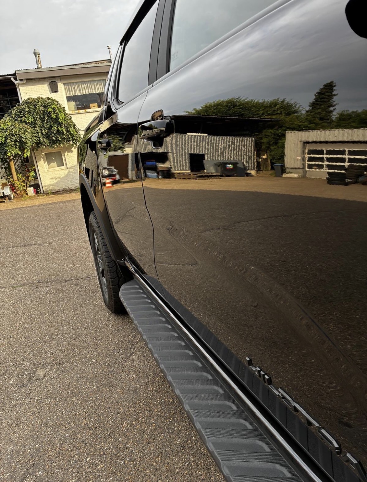 Ford Ranger Wildtrak — sidesteps & flanken — Na de detailing